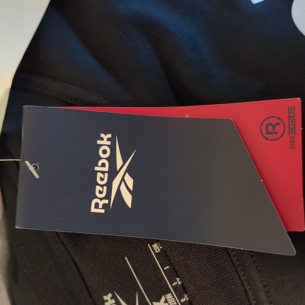 Reebok Logo T Shirt NWT - Picture 4 of 5